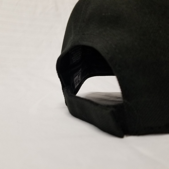 BLACK/RED TORONTO RAPTORS ADJUSTABLE CAP - Picture 5 of 6